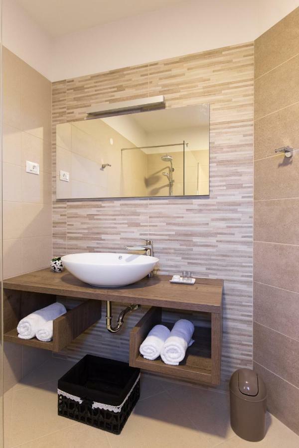 B&B Villa Maris Punat Buitenkant foto